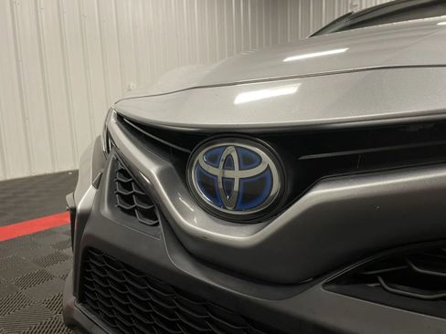 Used 2022 Toyota Camry SE image 8