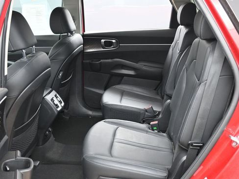 Used 2022 Kia Sorento S FWD image 30