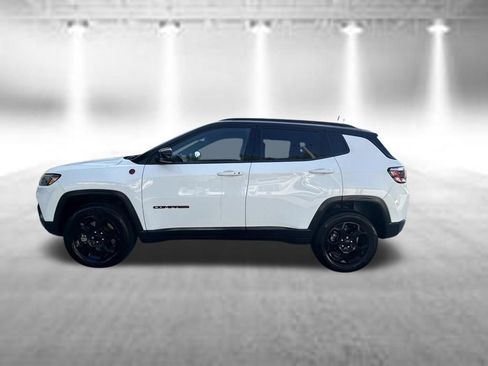 Used 2023 Jeep Compass Trailhawk AWD/4WD image 4