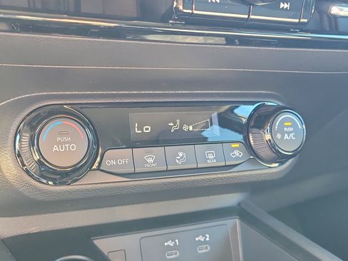 Used 2026 Nissan Kicks SV FWD image 23
