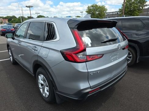 Used 2023 Honda CR-V LX image 3