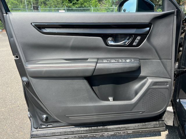 Used 2025 Honda CR-V Sport Touring image 16