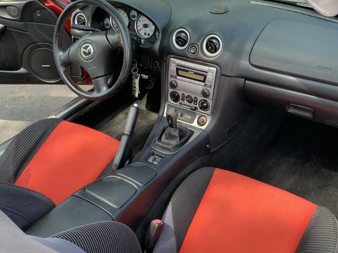 Used 2004 MAZDA MX-5 Miata MAZDASPEED RWD image 25