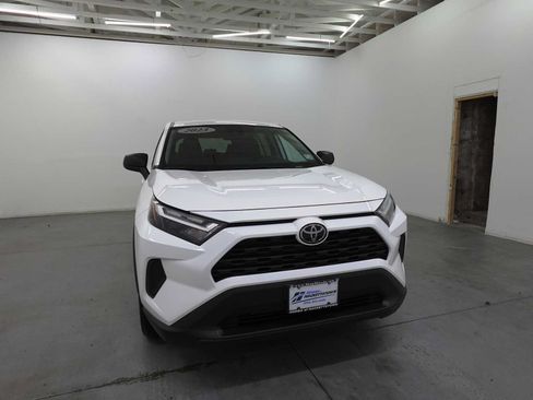 Used 2023 Toyota RAV4 LE AWD/4WD image 3