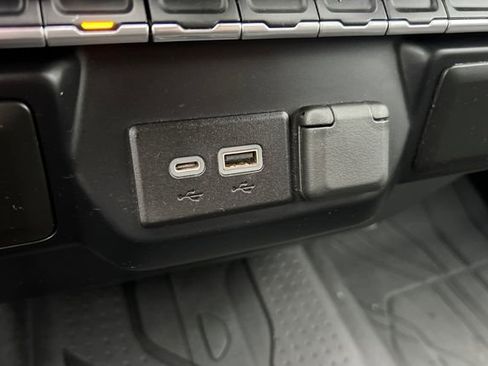 Used 2021 Chevrolet Silverado 1500 RST image 38