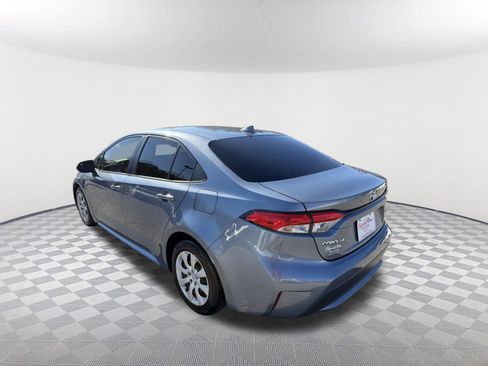 Used 2021 Toyota Corolla LE image 13