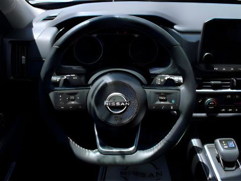 Used 2022 Nissan Pathfinder SL w/ Lighting Package (N92) image 18