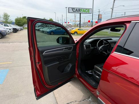 Used 2020 Volkswagen Atlas Cross Sport SEL Premium AWD/4WD image 19
