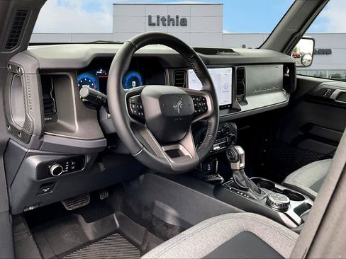 Used 2025 Ford Bronco Big Bend w/ Black Appearance Package image 2