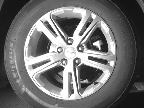 Used 2024 GMC Terrain SLE FWD image 20
