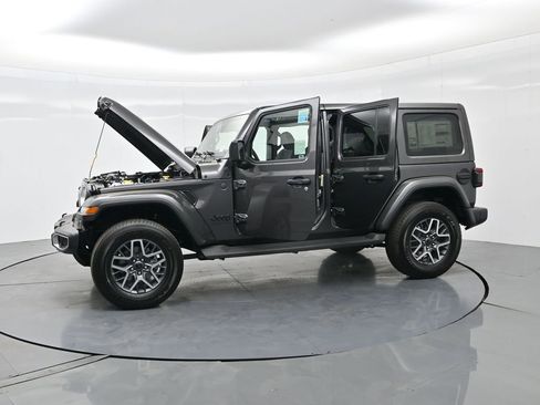 New 2026 Jeep Wrangler Unlimited Sahara AWD/4WD image 42