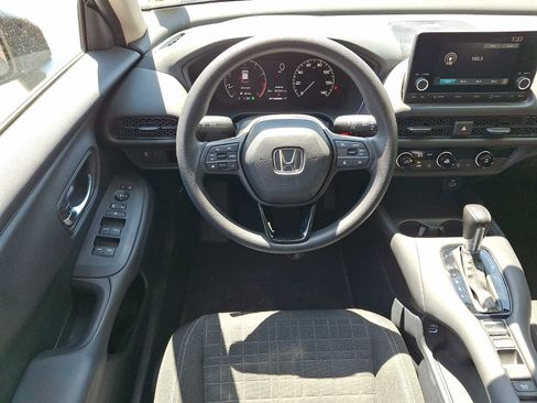 Used 2023 Honda HR-V LX image 11