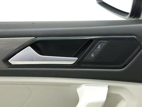 Certified 2024 Volkswagen Tiguan SE w/ Panoramic Sunroof Package FWD image 30