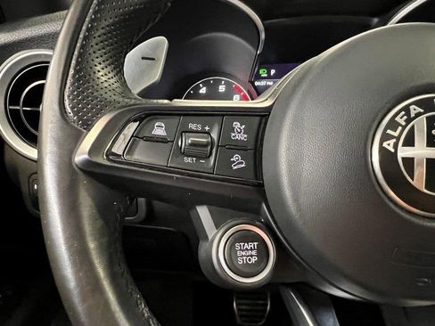 Used 2022 Alfa Romeo Stelvio Veloce image 41