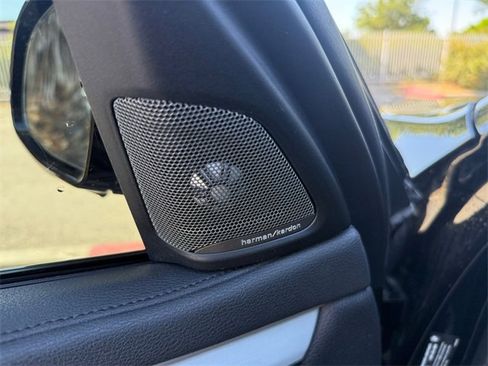 Used 2019 BMW X6 xDrive35i w/ M Sport Package image 12