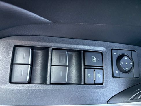Used 2025 Toyota RAV4 XLE AWD/4WD image 16