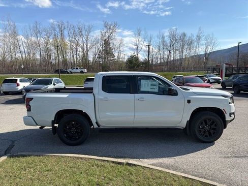 New 2026 Nissan Frontier SV AWD/4WD image 4