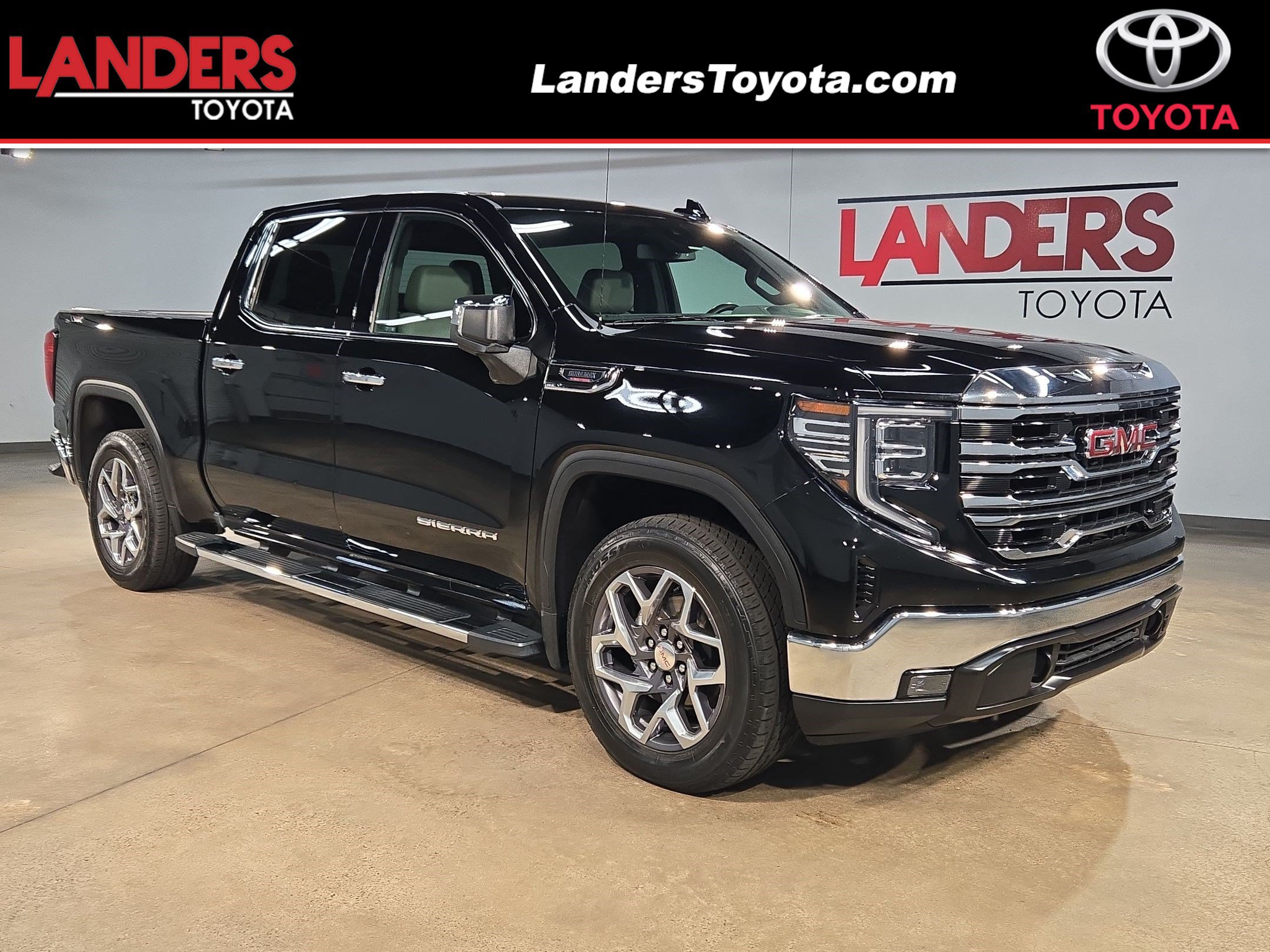 Used 2023 GMC Sierra 1500 SLT w/ SLT Convenience Package AWD/4WD image 1