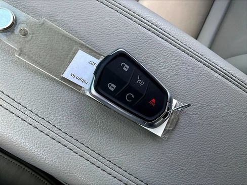 Used 2019 Cadillac XT4 Premium Luxury AWD/4WD image 36