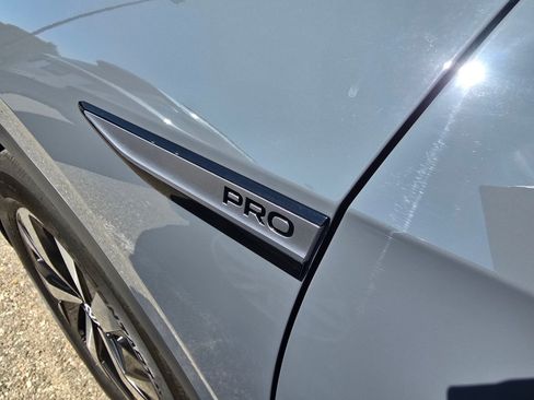Used 2023 Volkswagen ID.4 Pro RWD image 17
