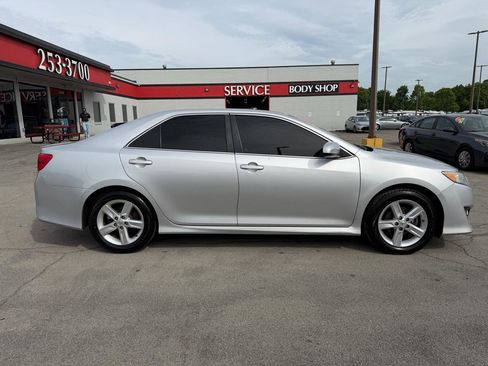 Used 2014 Toyota Camry SE w/ Fleet Convenience Package FWD image 2