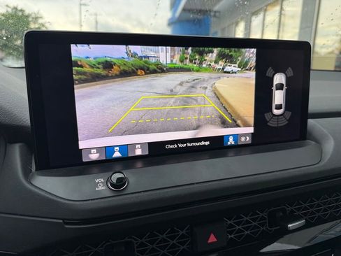 Used 2023 Honda Accord Touring image 13