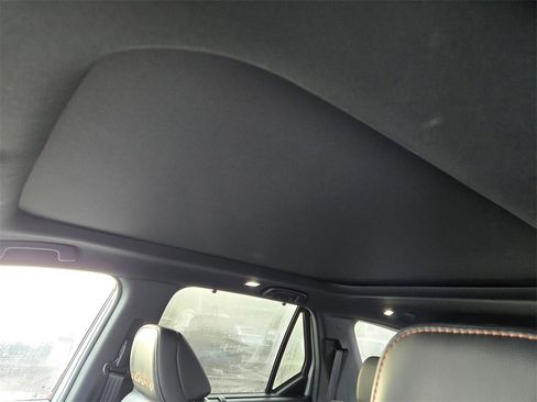 Used 2025 Honda Pilot TrailSport image 21