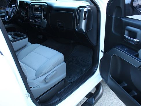 Used 2018 Chevrolet Silverado 1500 LT image 20