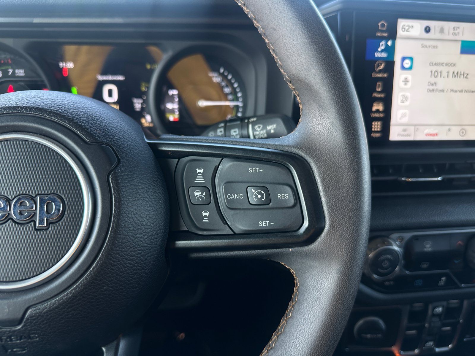 Used 2024 Jeep Wrangler Unlimited AWD/4WD image 19