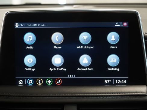 Used 2021 Chevrolet Suburban Z71 w/ Z71 Signature Package AWD/4WD image 24