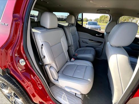 Used 2020 GMC Acadia SLT w/ Trailering Package image 18