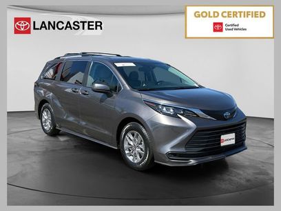 Used 2024 Toyota Sienna LE w/ LE Plus Package