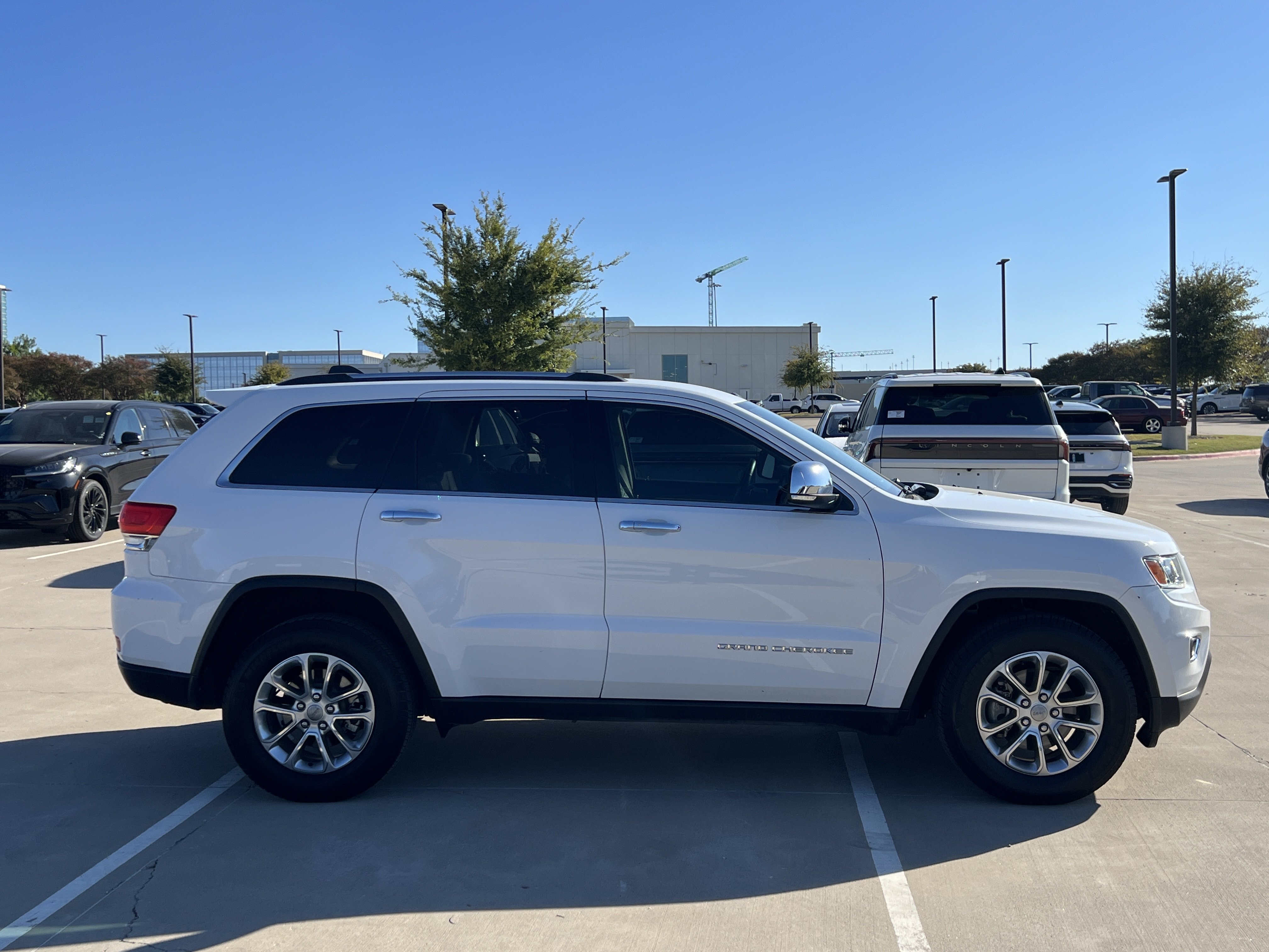 Used 2014 Jeep Grand Cherokee Limited w/ Trailer Tow Group IV RWD image 10