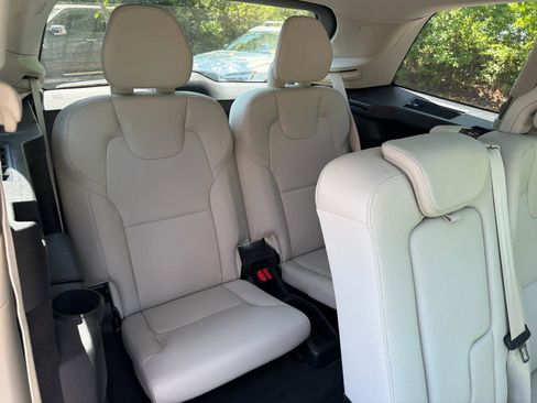 Used 2023 Volvo XC90 B6 Plus image 22
