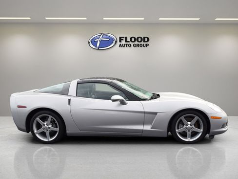 Used 2005 Chevrolet Corvette Coupe w/ Preferred Equipment Group image 3