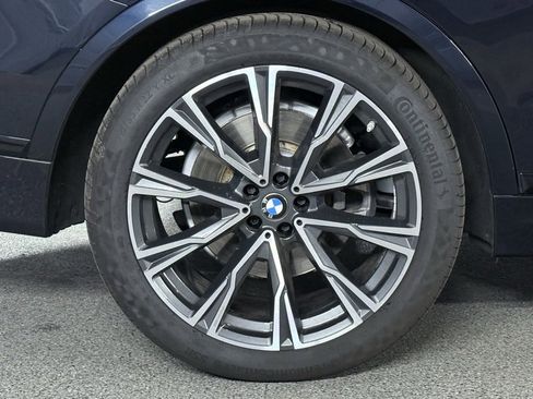 Used 2022 BMW X7 xDrive40i w/ M Sport Package image 9