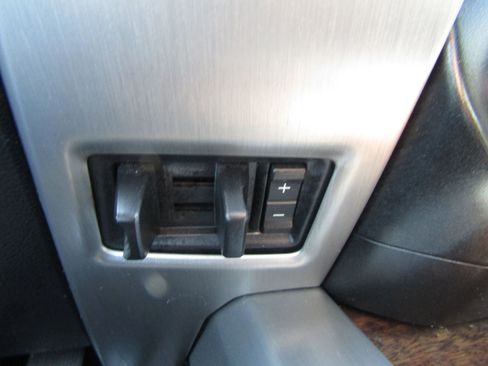 Used 2015 Ford F150 Platinum w/ Technology Package image 29