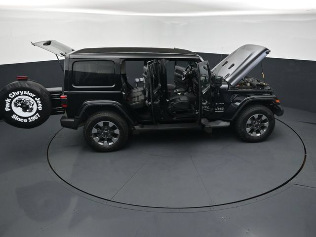 Used 2022 Jeep Wrangler Unlimited Sahara w/ Cold Weather Group AWD/4WD image 30