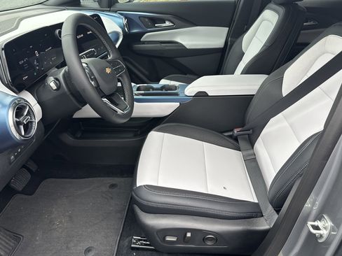 New 2026 Chevrolet Equinox EV LT image 9