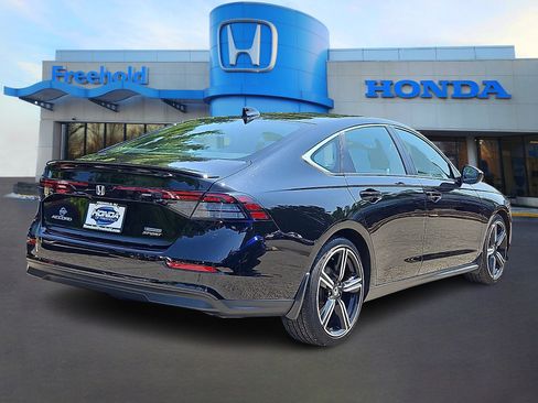 Used 2024 Honda Accord Sport image 7