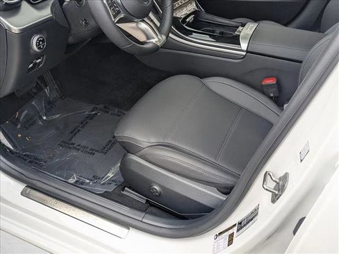Used 2025 Mercedes-Benz C 300 Sedan image 4