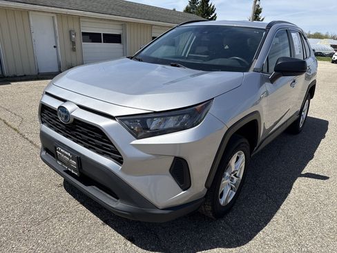 Used 2021 Toyota RAV4 LE AWD/4WD image 9