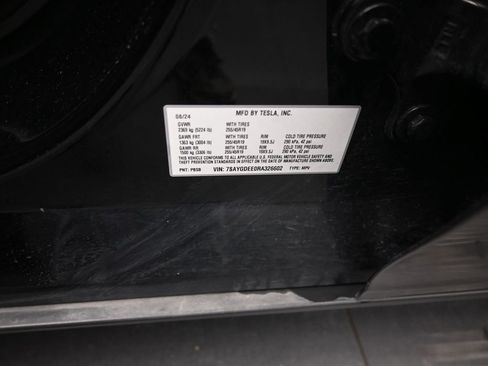 Used 2024 Tesla Model Y Long Range AWD/4WD image 19