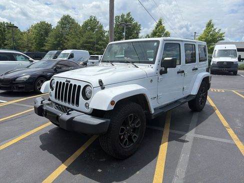 Used 2018 Jeep Wrangler Unlimited Sahara AWD/4WD image 1