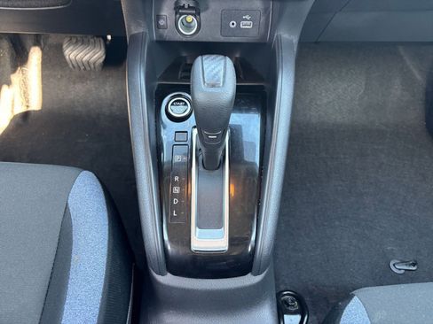 Used 2025 Nissan Versa SV image 42