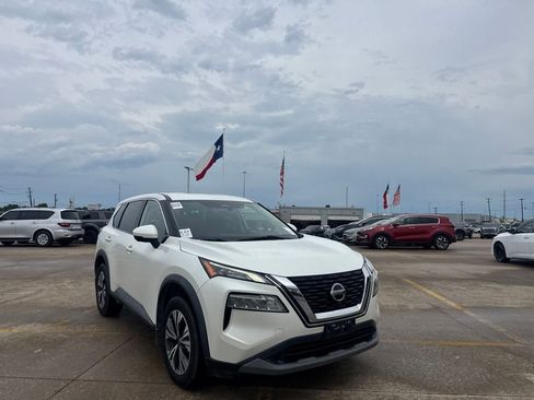 Used 2021 Nissan Rogue SV AWD/4WD image 2