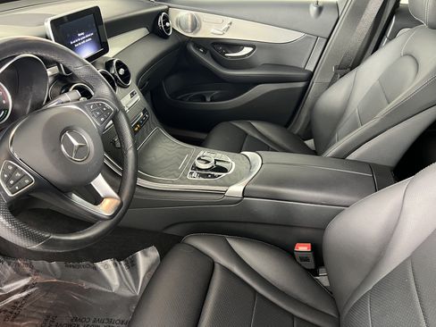 Used 2019 Mercedes-Benz GLC 350e 4MATIC image 4