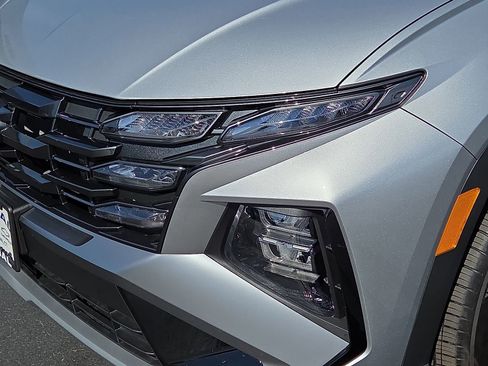 Certified 2025 Hyundai Tucson SEL AWD/4WD image 9