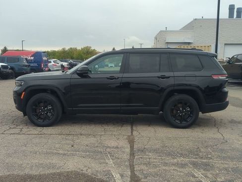 Used 2025 Jeep Grand Cherokee L Altitude AWD/4WD image 6