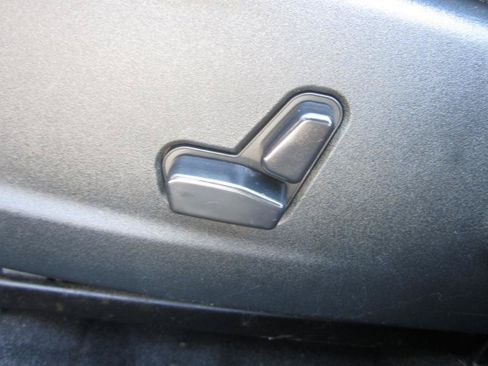 Used 2013 Chrysler 300 S RWD image 21